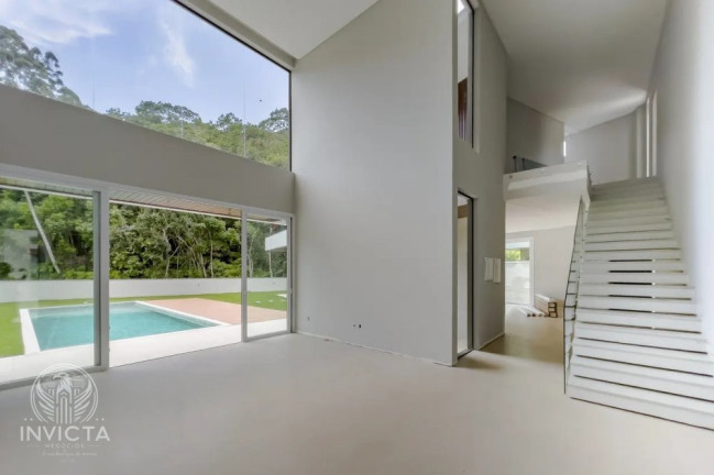 Imagem Casa com 4 Quartos à Venda, 100 m² em Ariribá - Balneário Camboriú Imagem Casa com 4 Quartos à Venda, 100 m² em Ariribá - Balneário Camboriú