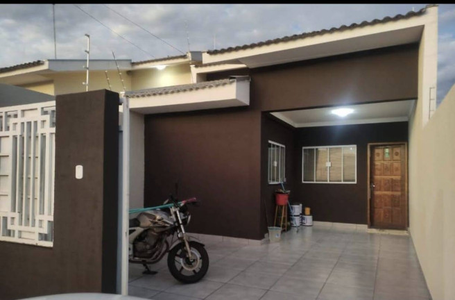 Casa com 3 Quartos à Venda,  em Jardim Interlagos - Arapongas