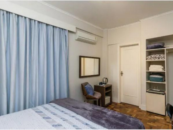 Imagem Imóvel com 1 Quarto à Venda, 18 m² em Centro Histórico - Porto Alegre Imagem Imóvel com 1 Quarto à Venda, 18 m² em Centro Histórico - Porto Alegre