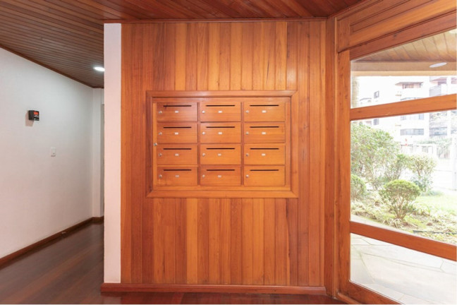 Imagem Imóvel com 3 Quartos à Venda, em Jardim Lindóia - Porto Alegre Imagem Imóvel com 3 Quartos à Venda, em Jardim Lindóia - Porto Alegre