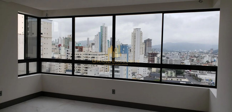 Imagem Apartamento com 3 Quartos à Venda, 130 m² em Centro - Balneário Camboriú Imagem Apartamento com 3 Quartos à Venda, 130 m² em Centro - Balneário Camboriú
