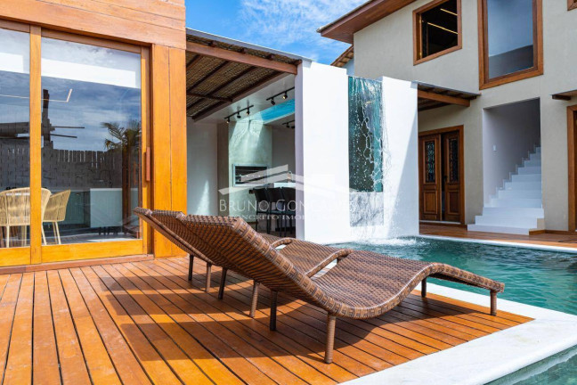 Imagem Casa com 5 Quartos à Venda, 265 m² em Outeiro Das Brisas - Porto Seguro Imagem Casa com 5 Quartos à Venda, 265 m² em Outeiro Das Brisas - Porto Seguro