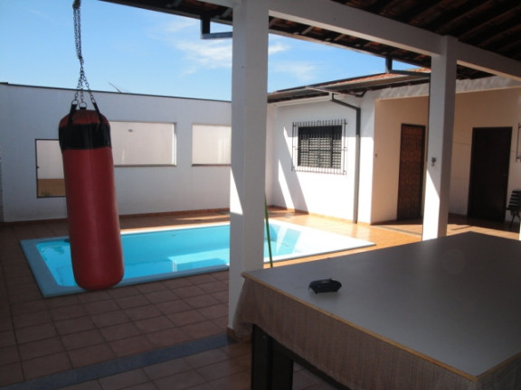 Imagem Casa com 3 Quartos à Venda, 490 m² em Vila Santa Luzia - Bauru