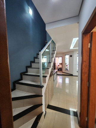 Imagem Casa com 3 Quartos à Venda, 150 m² em Cabral - Contagem
