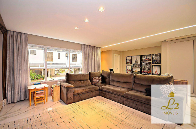 Imagem Casa com 3 Quartos à Venda, 325 m² em Uberaba - Curitiba Imagem Casa com 3 Quartos à Venda, 325 m² em Uberaba - Curitiba