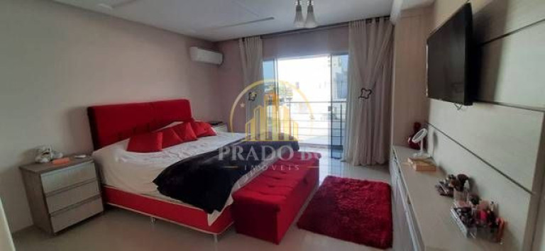 Imagem Sobrado com 2 Quartos à Venda, 10 m² em Santa Regina - Camboriú Imagem Sobrado com 2 Quartos à Venda, 10 m² em Santa Regina - Camboriú