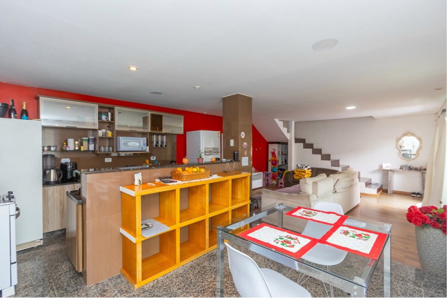 Imagem Casa com 6 Quartos à Venda, 344 m² em Santa Quitéria - Curitiba Imagem Casa com 6 Quartos à Venda, 344 m² em Santa Quitéria - Curitiba