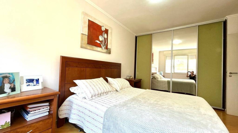 Imagem Apartamento com 2 Quartos à Venda, 67 m² em São João - Porto Alegre Imagem Apartamento com 2 Quartos à Venda, 67 m² em São João - Porto Alegre