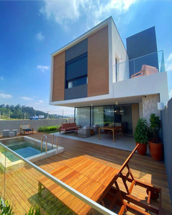 Casa de Condomínio com 3 Quartos à Venda, 238 m² em Tamboré - Santana De Parnaíba