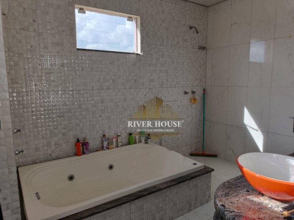 Imagem Casa com 4 Quartos à Venda, 334 m² em Jardim Itália - Cuiabá
