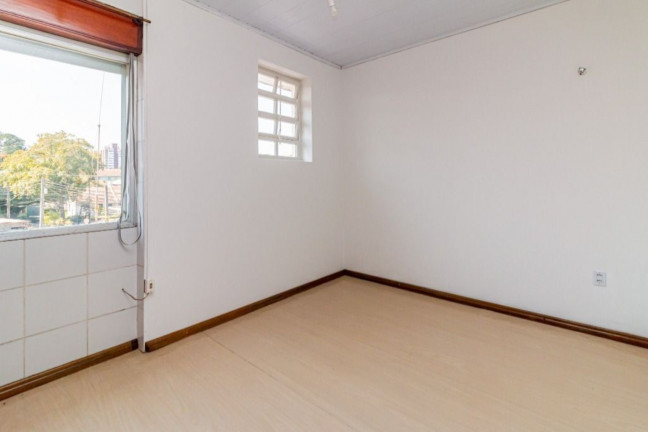 Imagem Imóvel com 3 Quartos à Venda, 64 m² em Passo Da Areia - Porto Alegre Imagem Imóvel com 3 Quartos à Venda, 64 m² em Passo Da Areia - Porto Alegre