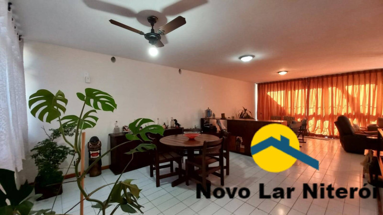 Imagem Casa com 4 Quartos à Venda, 240 m² em Centro - Niterói Imagem Casa com 4 Quartos à Venda, 240 m² em Centro - Niterói