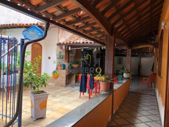Imagem Casa com 5 Quartos à Venda, 300 m² em Centro - São Gonçalo Imagem Casa com 5 Quartos à Venda, 300 m² em Centro - São Gonçalo