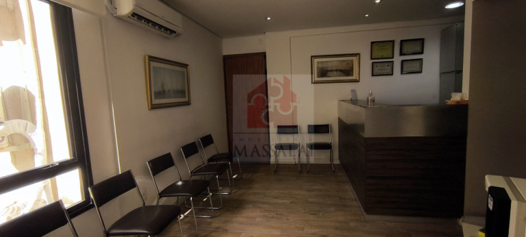 Sala Comercial à Venda, 84 m² em Menino Deus - Porto Alegre