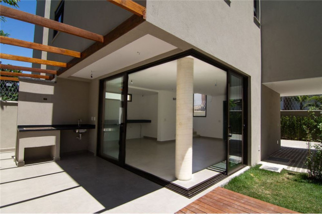Imagem Casa com 3 Quartos à Venda, em Camburi - São Sebastião Imagem Casa com 3 Quartos à Venda, em Camburi - São Sebastião