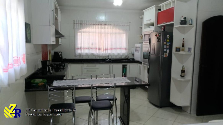 Imagem Sobrado com 3 Quartos à Venda, 300 m² em Jardim Piqueroby - São Paulo