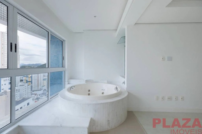 Imagem Apartamento com 2 Quartos à Venda, 429 m² em Centro - Balneário Camboriú