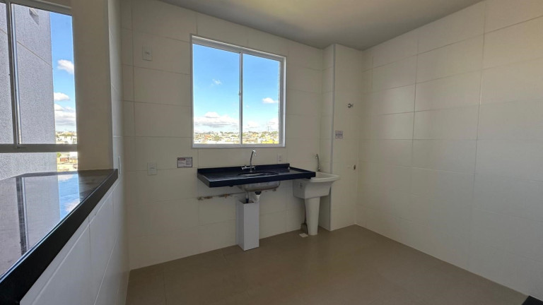 Imagem Imóvel com 2 Quartos à Venda, 65 m² em Cabral - Contagem
