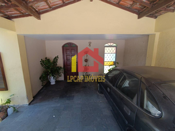Casa com 4 Quartos à Venda, 400 m² em Sagrada Família - Belo Horizonte