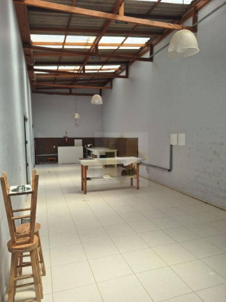 Sala Comercial à Venda, 215 m² em Bairro Alto Pereque - Porto Belo