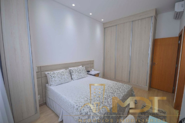 Imagem Casa com 4 Quartos à Venda, 375 m² em Condomínio Residencial Gran Park I - Vespasiano