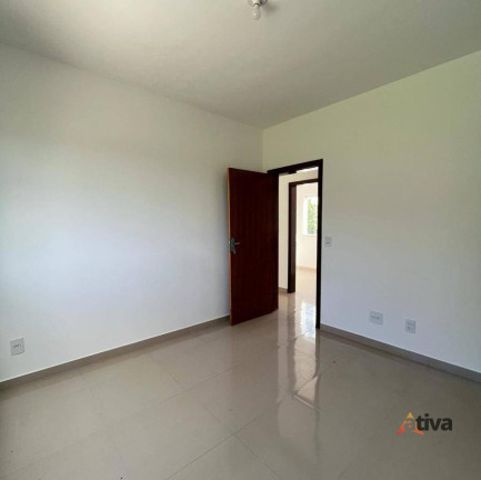 Imagem Sobrado com 3 Quartos à Venda, 77 m²