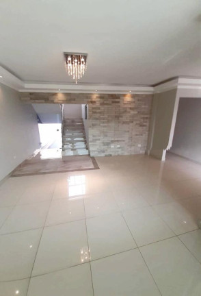 Imagem Casa com 3 Quartos à Venda, 202 m² em Jardim Império Do Sol - Maringá