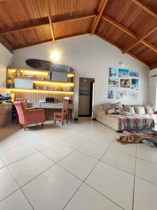 Imagem Casa com 3 Quartos à Venda, 300 m² em Itacolomi - Balneário Piçarras Imagem Casa com 3 Quartos à Venda, 300 m² em Itacolomi - Balneário Piçarras