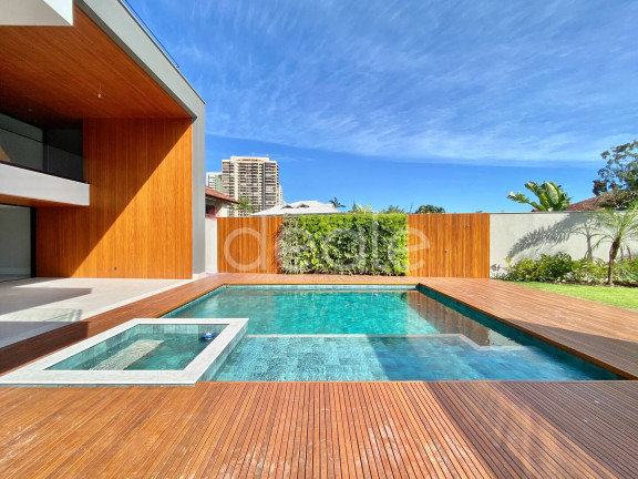 Imagem Casa com 5 Quartos à Venda, 1.417 m² em Barra Da Tijuca - Rio De Janeiro Imagem Casa com 5 Quartos à Venda, 1.417 m² em Barra Da Tijuca - Rio De Janeiro
