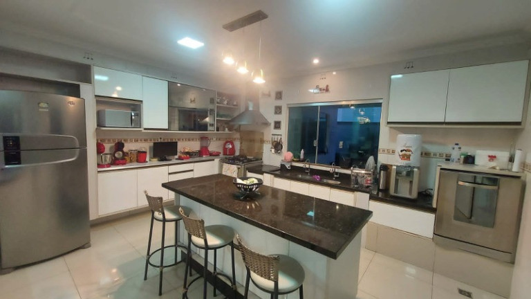 Imagem Casa com 4 Quartos à Venda, 350 m² em Ponta Negra - Manaus
