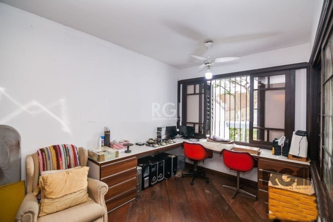 Imagem Casa com 3 Quartos para Alugar, 253 m² em Rio Branco - Porto Alegre