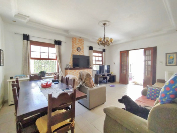 Imagem Casa com 4 Quartos à Venda, 219 m² em Várzea - Teresópolis Imagem Casa com 4 Quartos à Venda, 219 m² em Várzea - Teresópolis