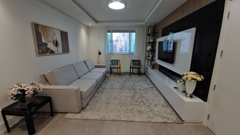 Imagem Apartamento com 4 Quartos à Venda, 142 m² em Centro - Balneário Camboriú Imagem Apartamento com 4 Quartos à Venda, 142 m² em Centro - Balneário Camboriú