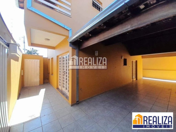 Sobrado com 4 Quartos à Venda, 170 m² em Nossa Senhora Da Abadia - Uberaba