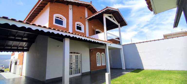 Sobrado com 4 Quartos à Venda, 522 m² em Balneário Arpoador - Peruíbe