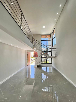 Imagem Sobrado com 4 Quartos à Venda, 265 m² em Santa Regina - Camboriú