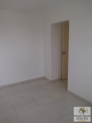 Imagem Apartamento com 3 Quartos à Venda, 73 m² em Vila Rosa - Goiânia