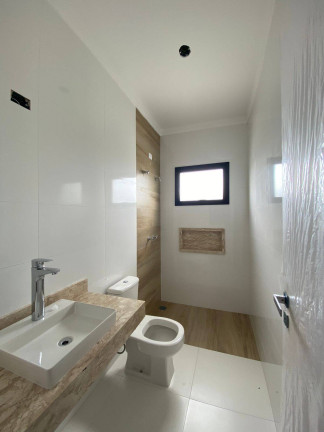 Imagem Casa com 3 Quartos à Venda, 300 m² em Piracangaguá - Taubaté Imagem Casa com 3 Quartos à Venda, 300 m² em Piracangaguá - Taubaté