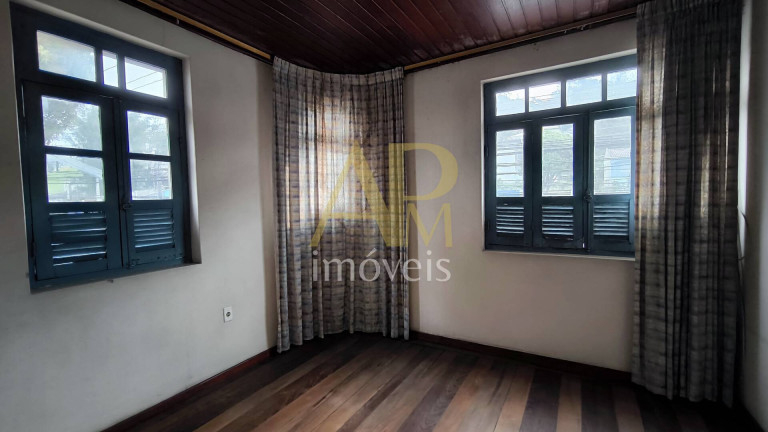 Imagem Casa com 4 Quartos à Venda, 290 m² em Centro - São José