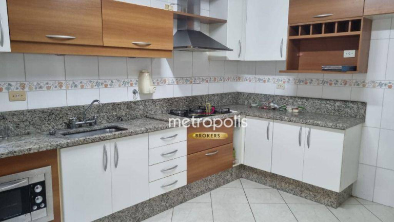 Sobrado com 3 Quartos para Alugar, 280 m² em Vila Pinheirinho - Santo André