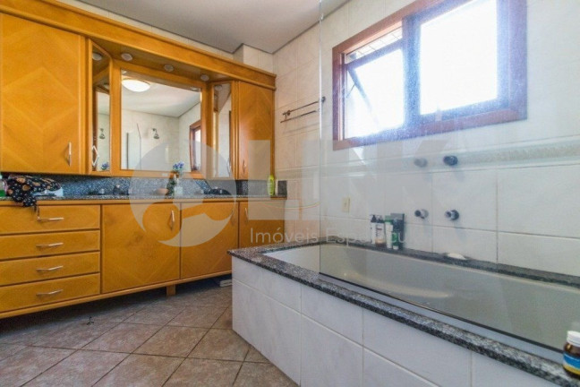 Imagem Imóvel com 3 Quartos à Venda, 384 m² em Petrópolis - Porto Alegre