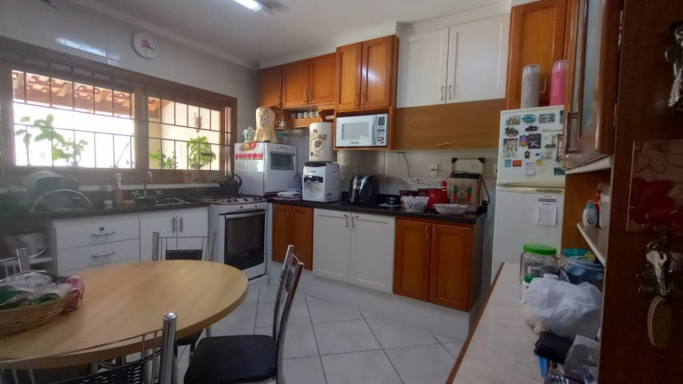 Imagem Casa com 3 Quartos à Venda, 220 m² em Espírito Santo - Porto Alegre