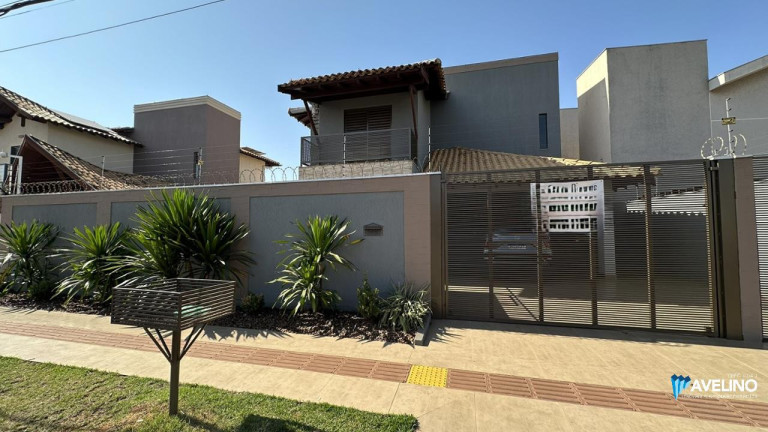 Sobrado com 3 Quartos à Venda, 220 m² em Tiradentes - Campo Grande
