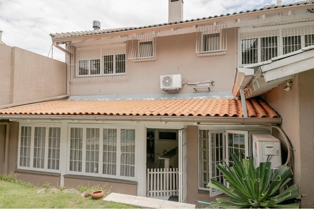 Imagem Casa com 4 Quartos à Venda, 465 m² em Chácara Das Pedras - Porto Alegre Imagem Casa com 4 Quartos à Venda, 465 m² em Chácara Das Pedras - Porto Alegre