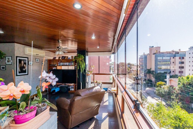 Imagem Cobertura com 4 Quartos à Venda, 396 m² em Jardim Lindóia - Porto Alegre