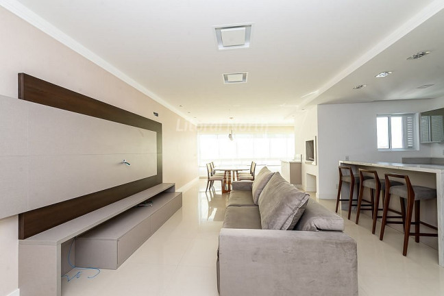Imagem Apartamento com 3 Quartos à Venda, 130 m² em Centro - Balneário Camboriú Imagem Apartamento com 3 Quartos à Venda, 130 m² em Centro - Balneário Camboriú