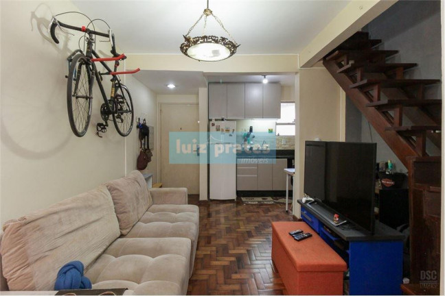 Imagem Apartamento com 1 Quarto à Venda, 75 m² em Farroupilha - Porto Alegre