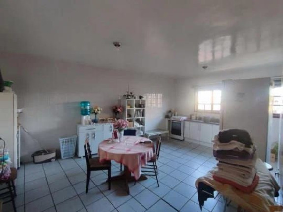 Imagem Casa com 5 Quartos à Venda, 240 m² em São Lourenço - Curitiba