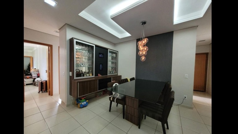 Apartamento com 3 Quartos à Venda, 90 m² em Jardim Finotti - Uberlândia