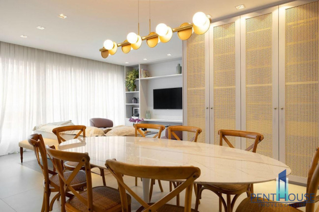 Imagem Apartamento com 3 Quartos à Venda, 120 m² em Centro - Balneário Camboriú Imagem Apartamento com 3 Quartos à Venda, 120 m² em Centro - Balneário Camboriú